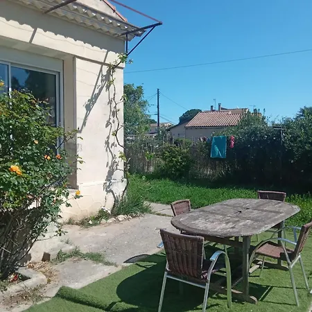 Des Amandiers Homestay